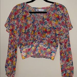 NEVER WORN Zara multicolor floral blouse